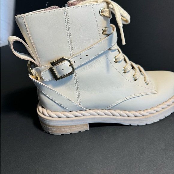 Louise et Cie Hiking Style Boots, Off White, Ankle High, 6M NWOT - Picture 2 of 8